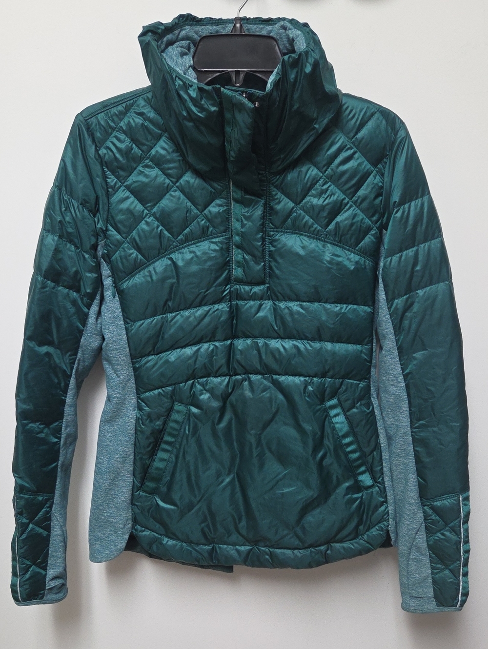 Lululemon Women’s Down For A Run Teal Quilted Insulated Pullover